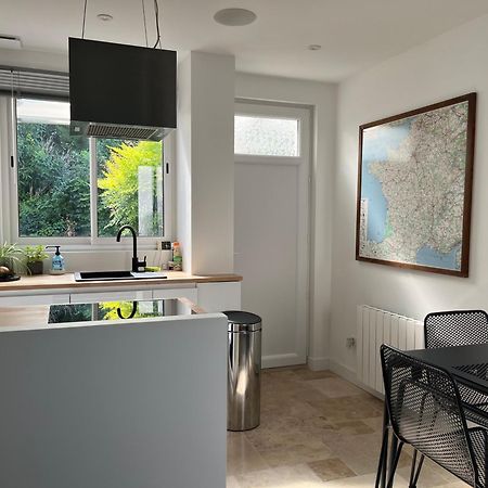 Loft Avec Terrasse Et Jardin Apartment อองกูแลม ภายนอก รูปภาพ