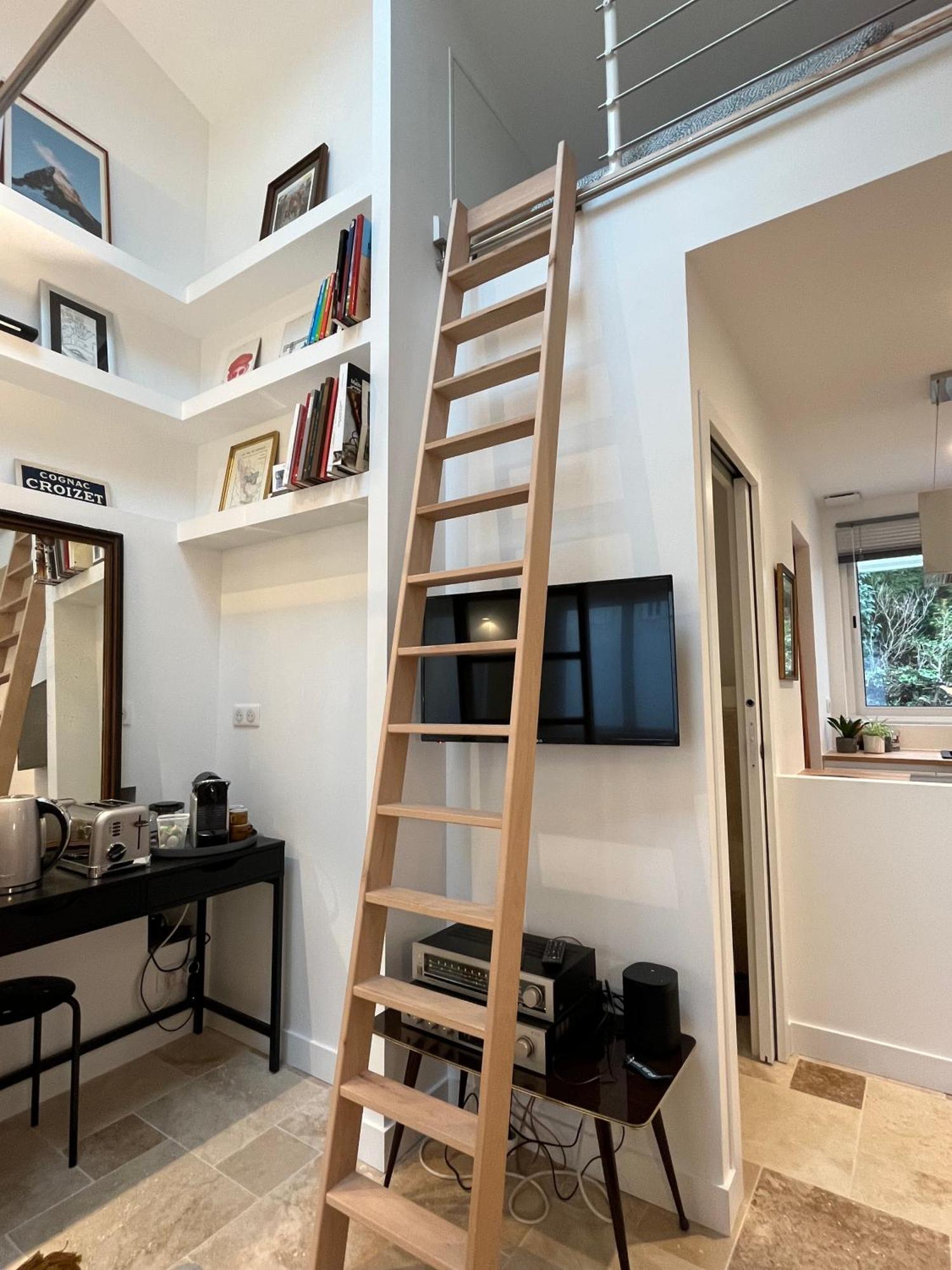Loft Avec Terrasse Et Jardin Apartment อองกูแลม ภายนอก รูปภาพ