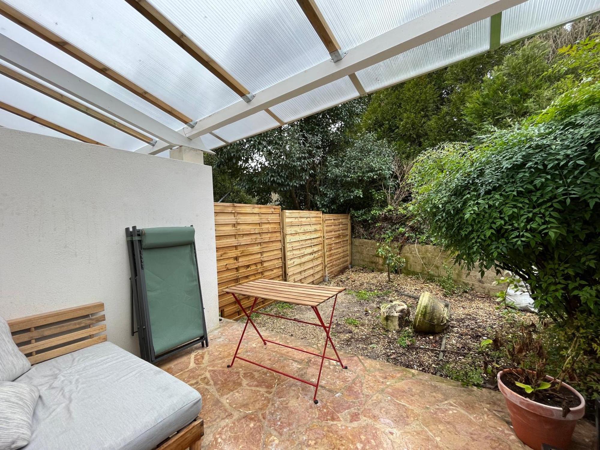 Loft Avec Terrasse Et Jardin Apartment อองกูแลม ภายนอก รูปภาพ